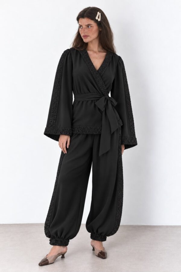Freja Shirt – Black/Black Trim